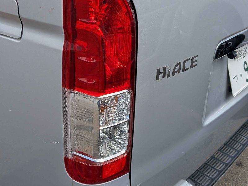  31552  TOYOTA HIACE  2017  