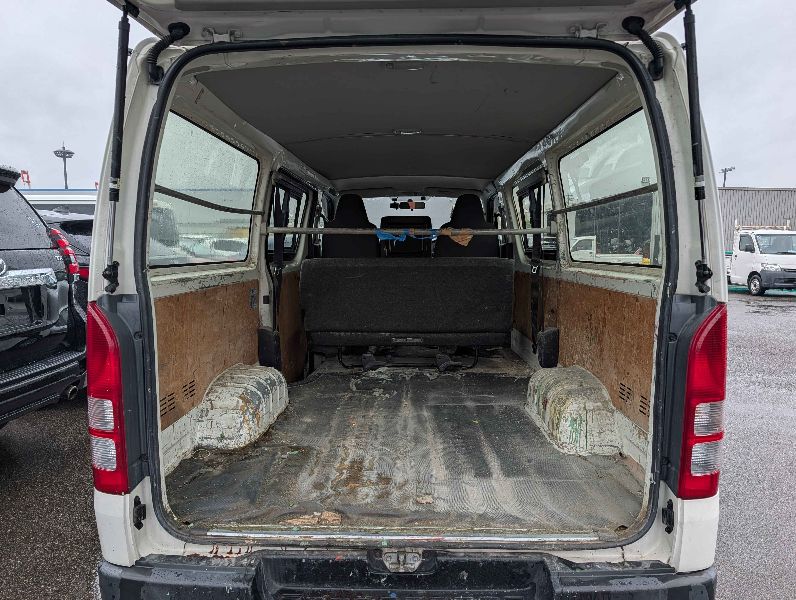  31554  TOYOTA REGIUS  2018  