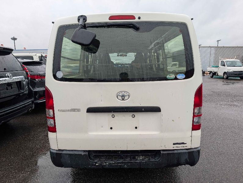  31554  TOYOTA REGIUS  2018  
