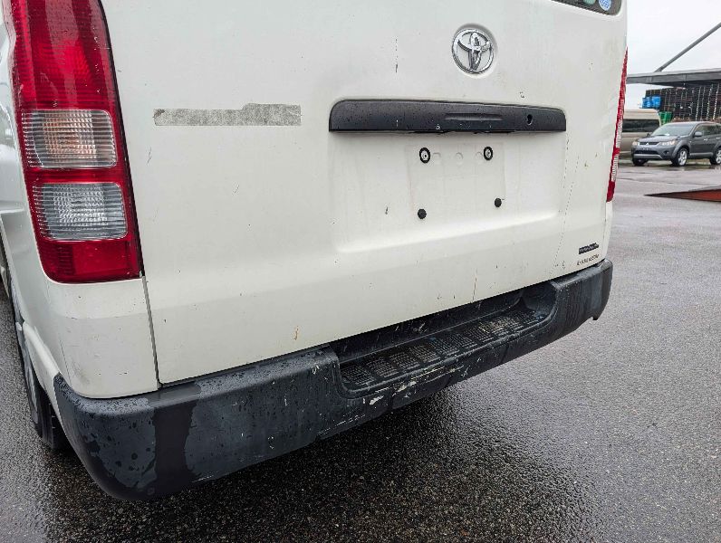  31554  TOYOTA REGIUS  2018  