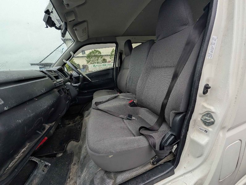  31554  TOYOTA REGIUS  2018  