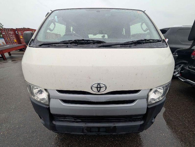  31554  TOYOTA REGIUS  2018  
