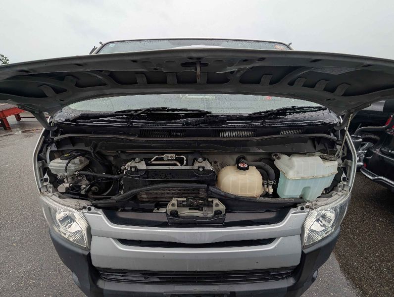  31554  TOYOTA REGIUS  2018  