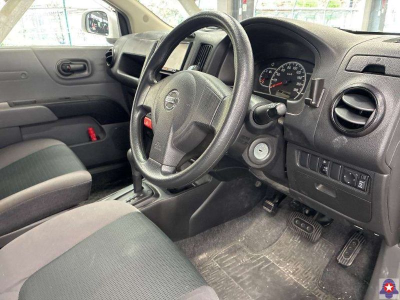  31559  NISSAN AD  2017  