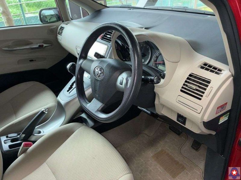  31561  TOYOTA AURIS  2010  