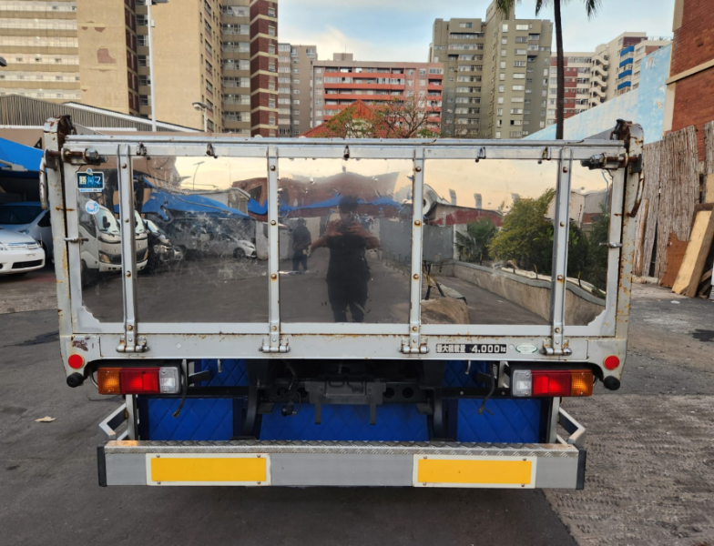  31564  HINO DUTRO  2006  
