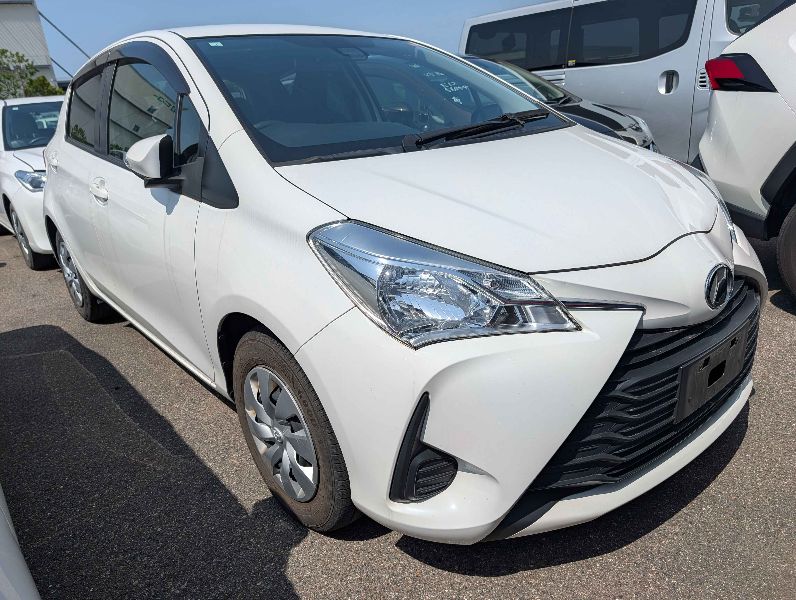  31588  TOYOTA VITZ  2017 