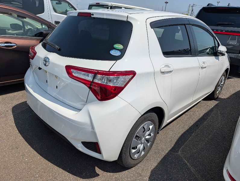  31588  TOYOTA VITZ  2017  