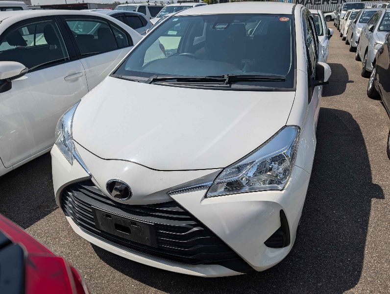 31588  TOYOTA VITZ  2017  