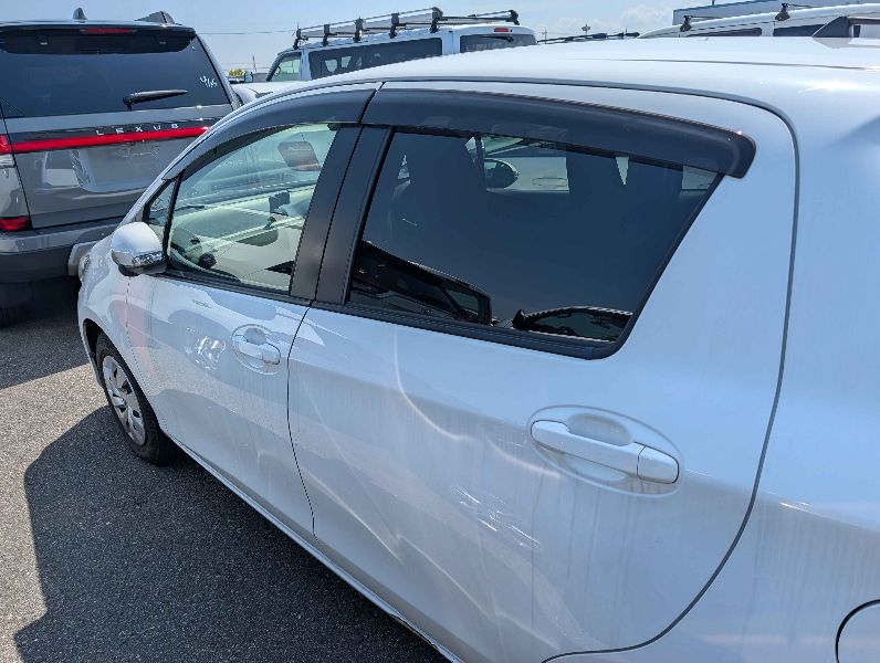 31588  TOYOTA VITZ  2017  