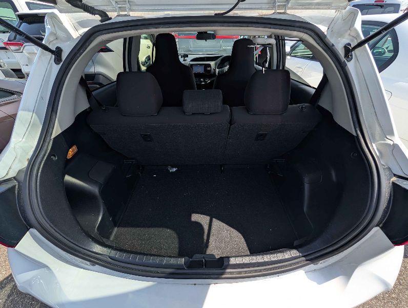  31588  TOYOTA VITZ  2017  