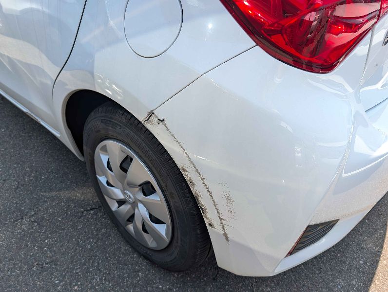  31588  TOYOTA VITZ  2017  