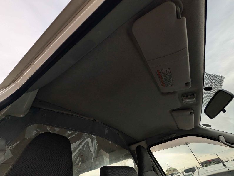  31590  TOYOTA HIACE  2017  