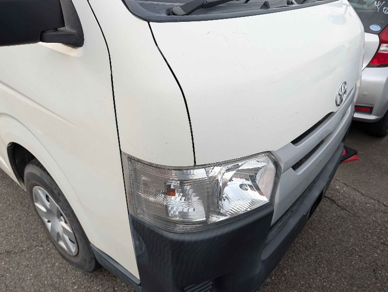 31590  TOYOTA HIACE  2017  