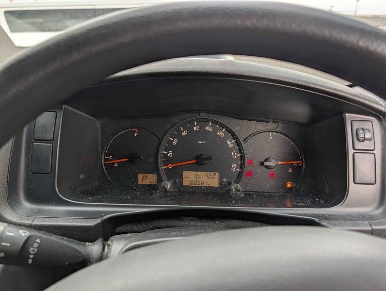  31590  TOYOTA HIACE  2017  
