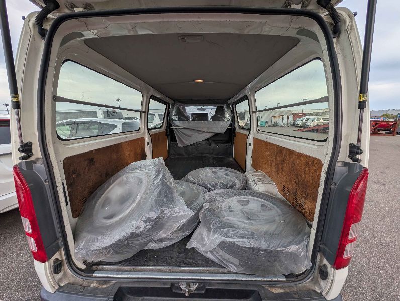  31590  TOYOTA HIACE  2017  