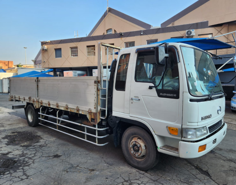  31597  HINO RANGER TRUCK  1999 