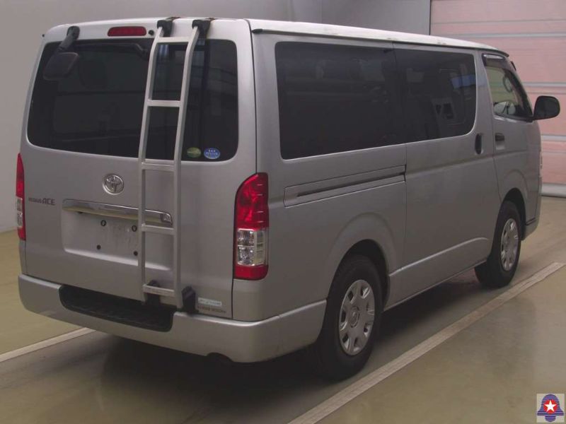  31603  TOYOTA HIACE REGIUS  2018  