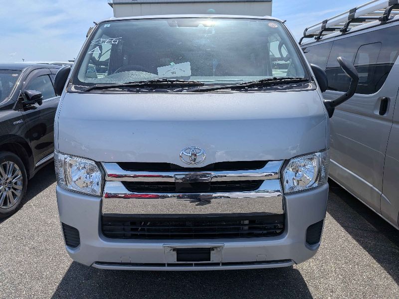  31603  TOYOTA HIACE REGIUS  2018  