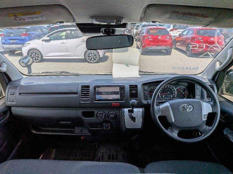  31603  TOYOTA HIACE REGIUS  2018  