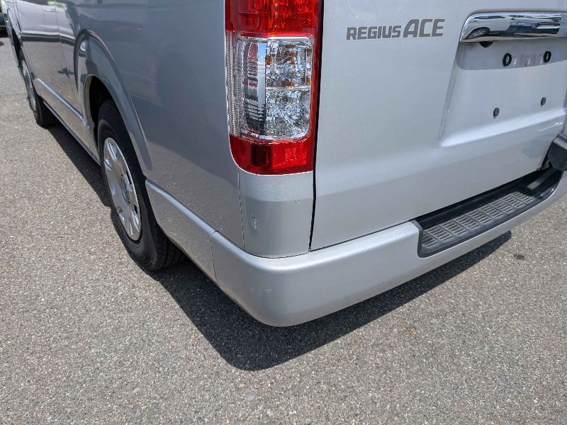 31603  TOYOTA HIACE REGIUS  2018  