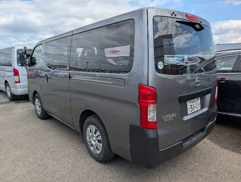  31604  NISSAN CARAVAN  2018  