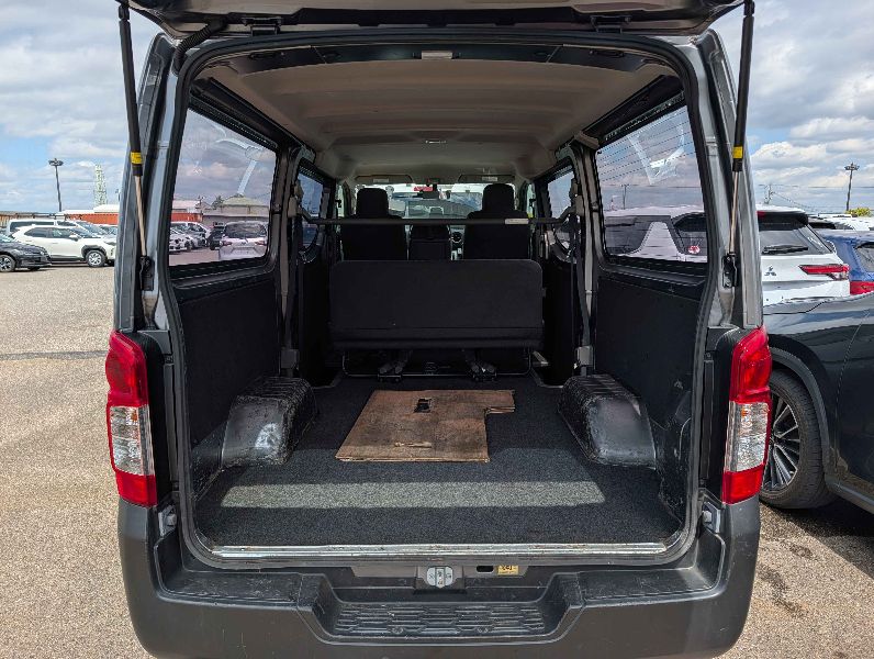  31604  NISSAN CARAVAN  2018  