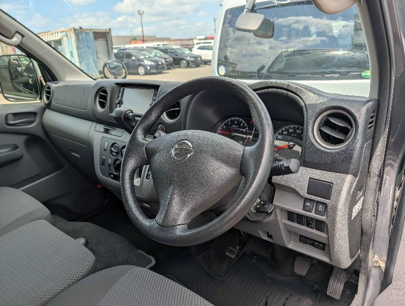  31604  NISSAN CARAVAN  2018  