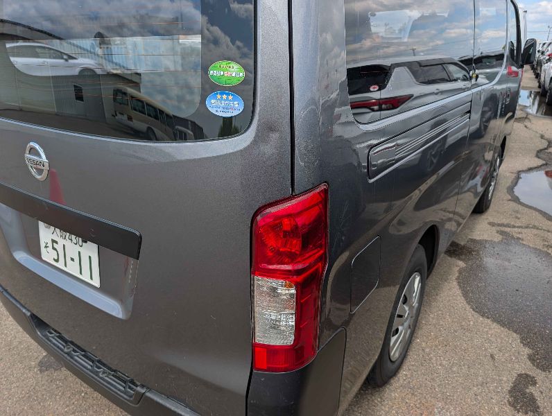  31604  NISSAN CARAVAN  2018  