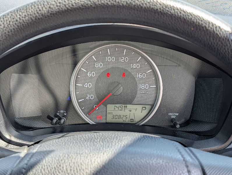  31605  TOYOTA AXIO  2017  