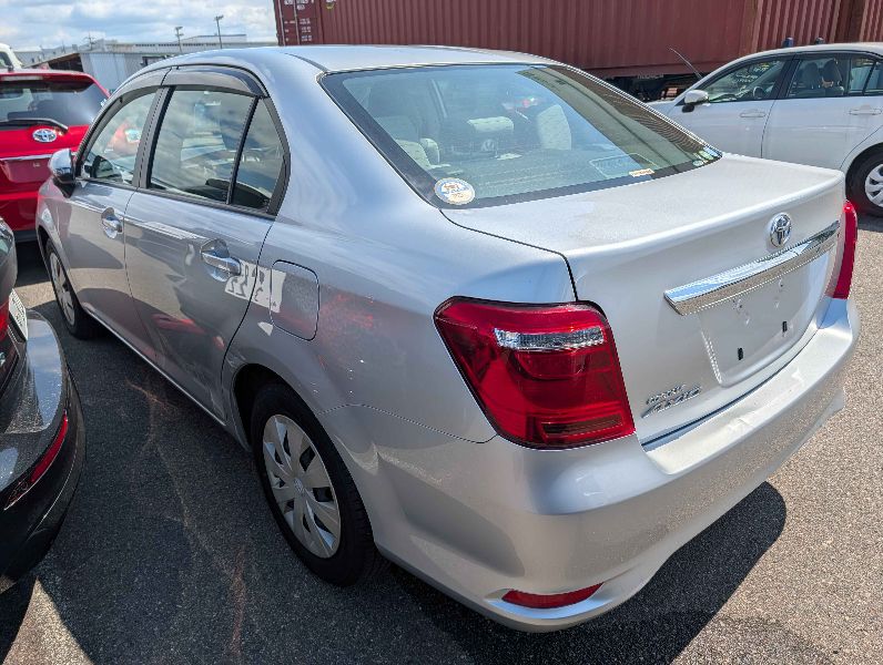  31605  TOYOTA AXIO  2017  