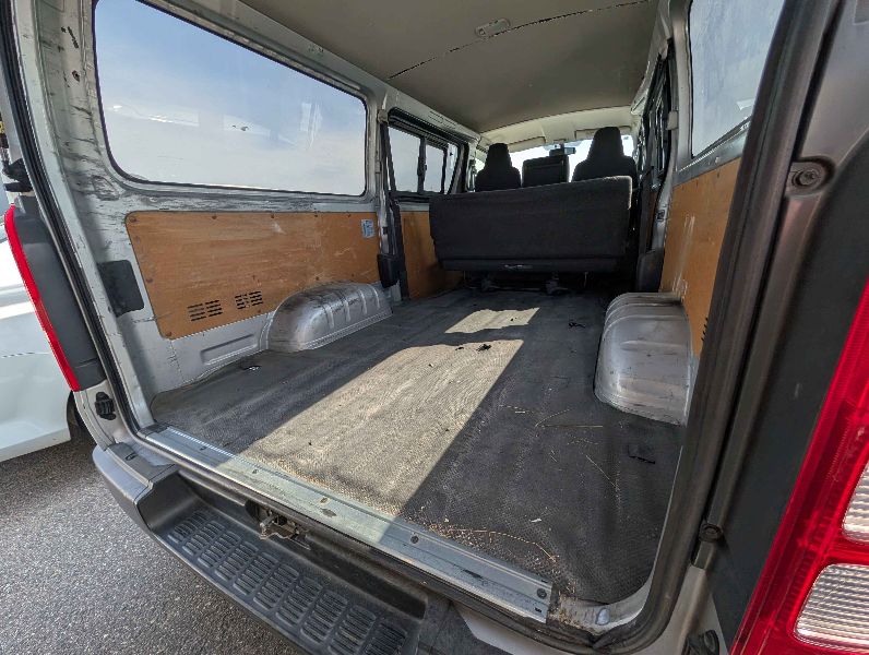  31606  TOYOTA HIACE  2017  