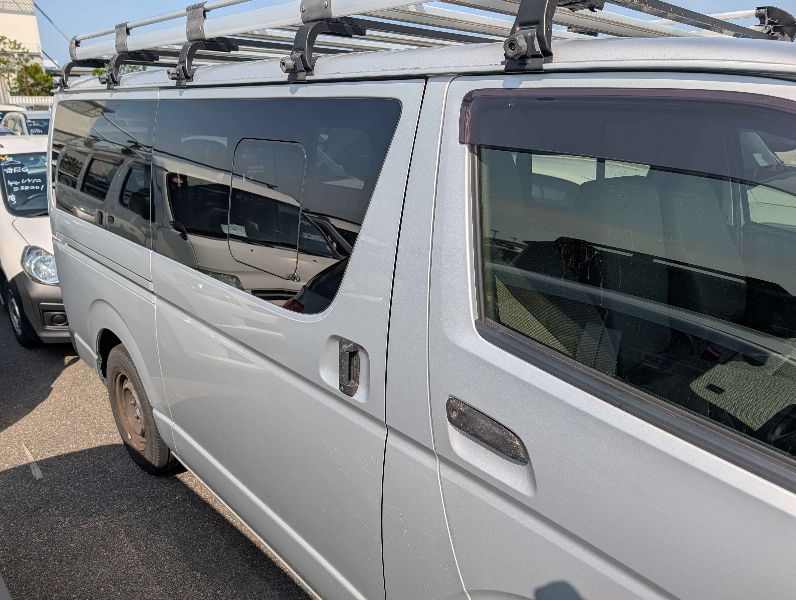  31606  TOYOTA HIACE  2017  