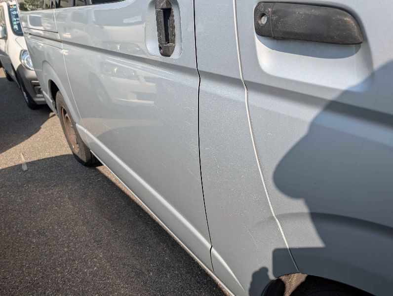  31606  TOYOTA HIACE  2017  