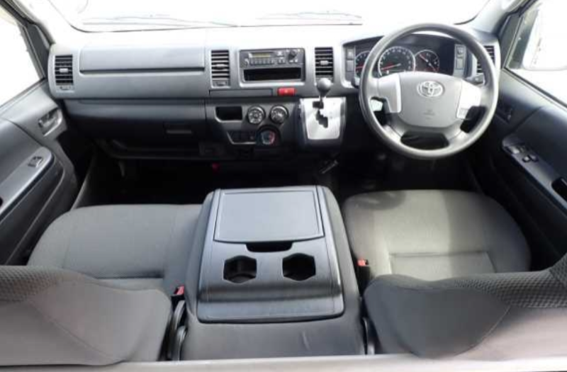  31610  TOYOTA HIACE  2018  