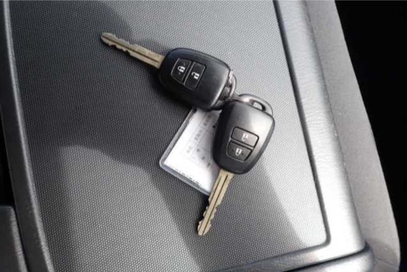  31610  TOYOTA HIACE  2018  