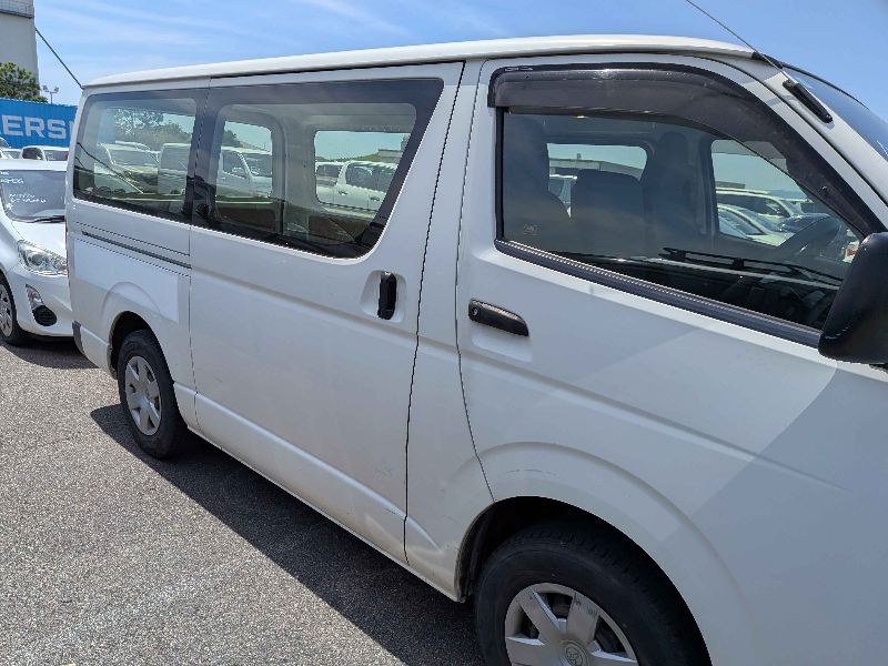  31610  TOYOTA HIACE  2018  
