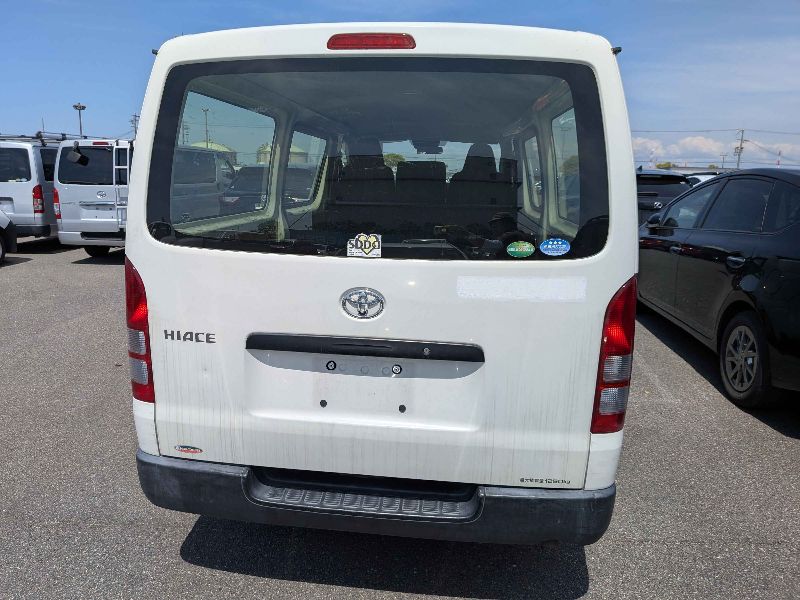  31610  TOYOTA HIACE  2018  