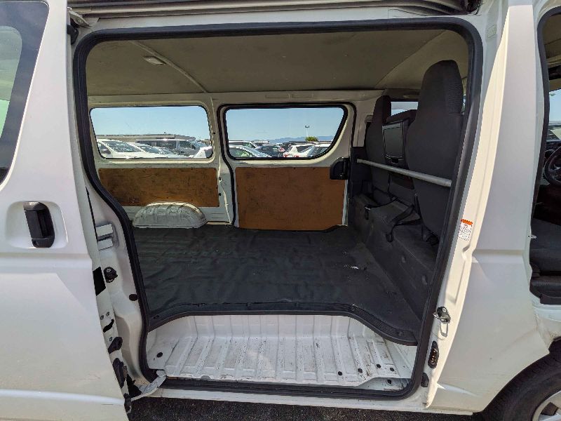  31610  TOYOTA HIACE  2018  
