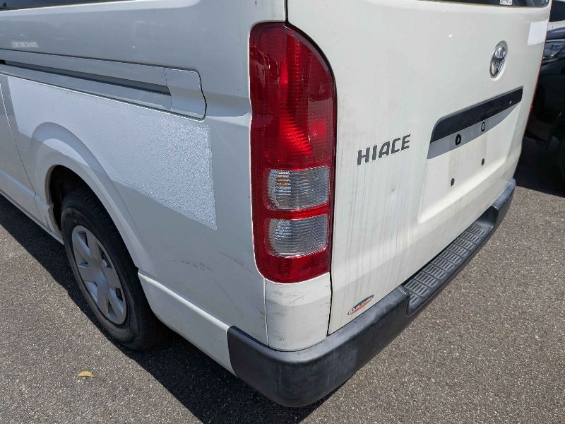  31610  TOYOTA HIACE  2018  