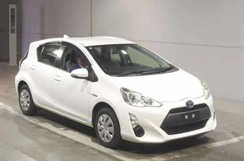  31614  TOYOTA AQUA  2017 
