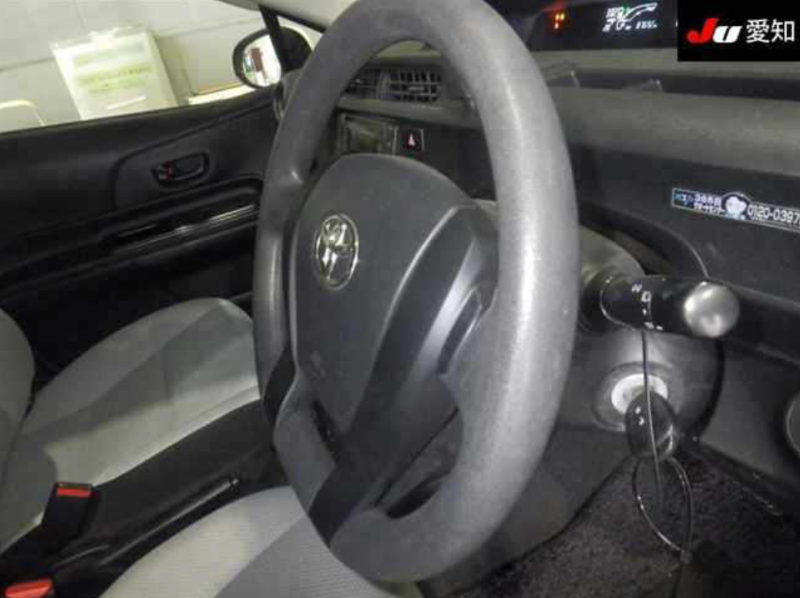  31614  TOYOTA AQUA  2017  