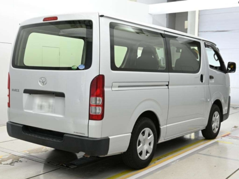  31621  TOYOTA HIACE  2018  