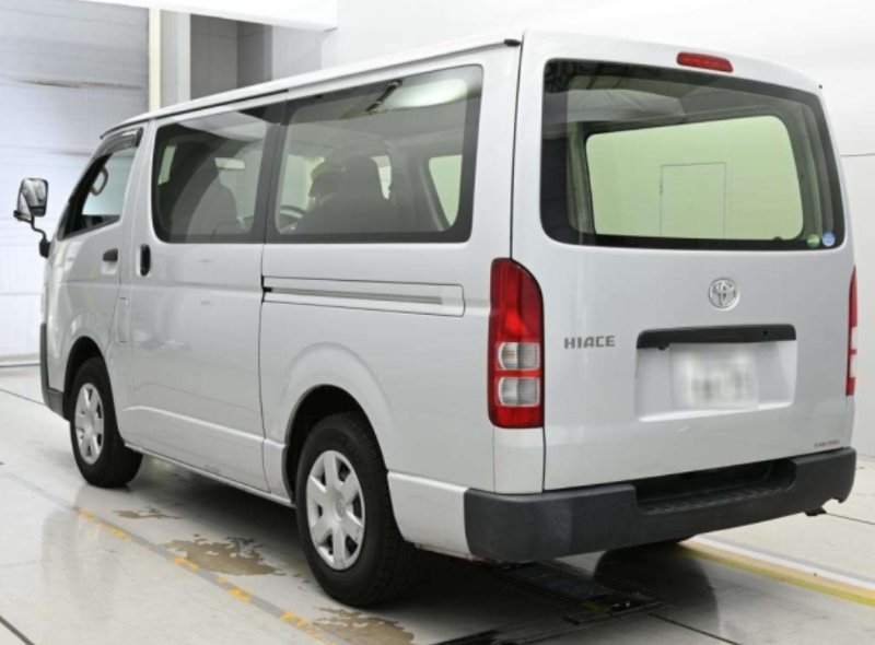  31621  TOYOTA HIACE  2018  