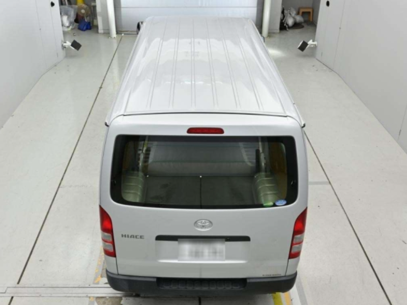  31621  TOYOTA HIACE  2018  