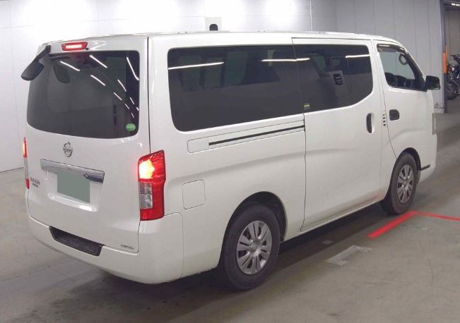  31627  NISSAN CARAVAN  2017  
