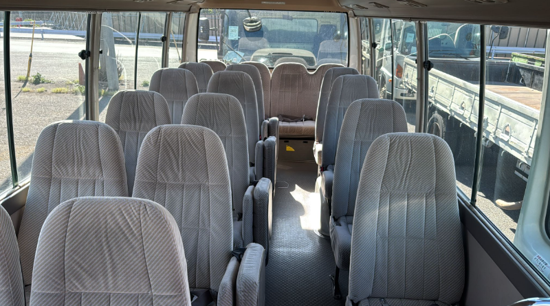  31630  HINO LIESSE BUS  2000  