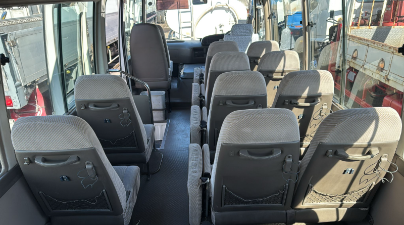  31630  HINO LIESSE BUS  2000  