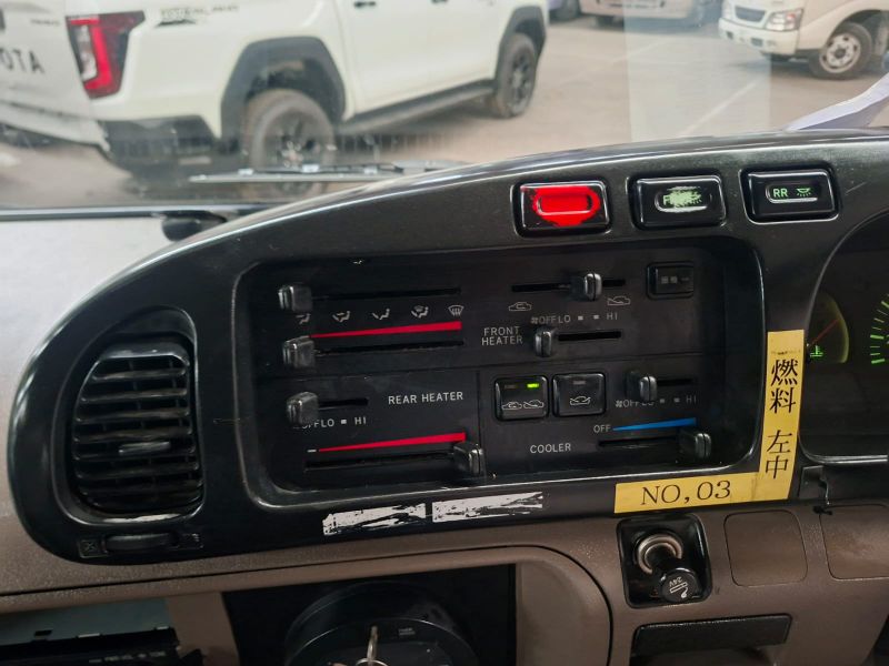  31630  HINO LIESSE BUS  2000  