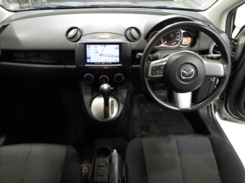 31640  MAZDA DEMIO  2012  